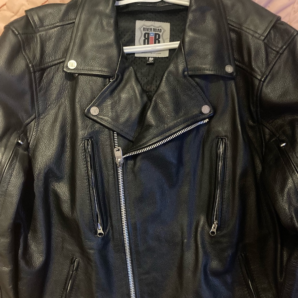 Men’s River Road Leather Motorcycle Jacket.